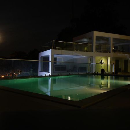 The Seventeen Apartment Hotel Kampala Exterior photo