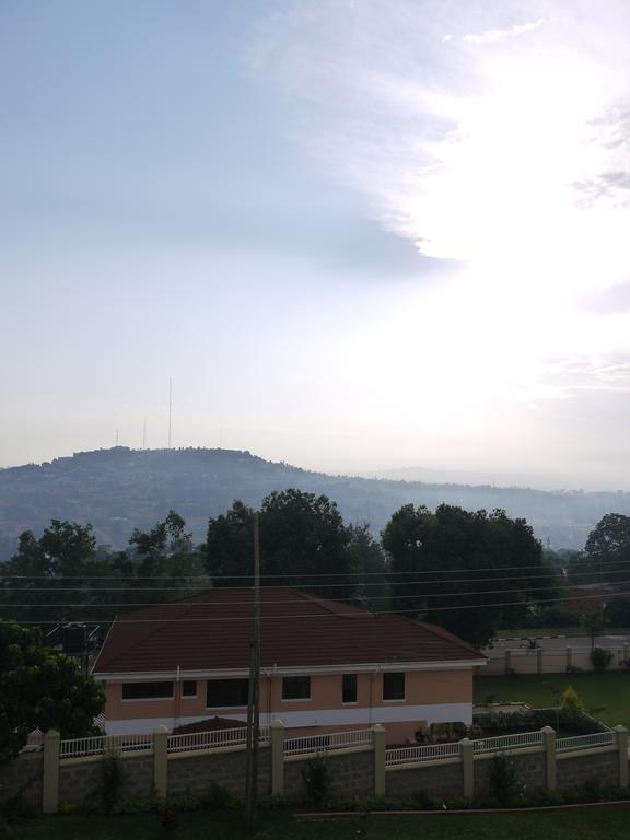 The Seventeen Apartment Hotel Kampala Exterior photo
