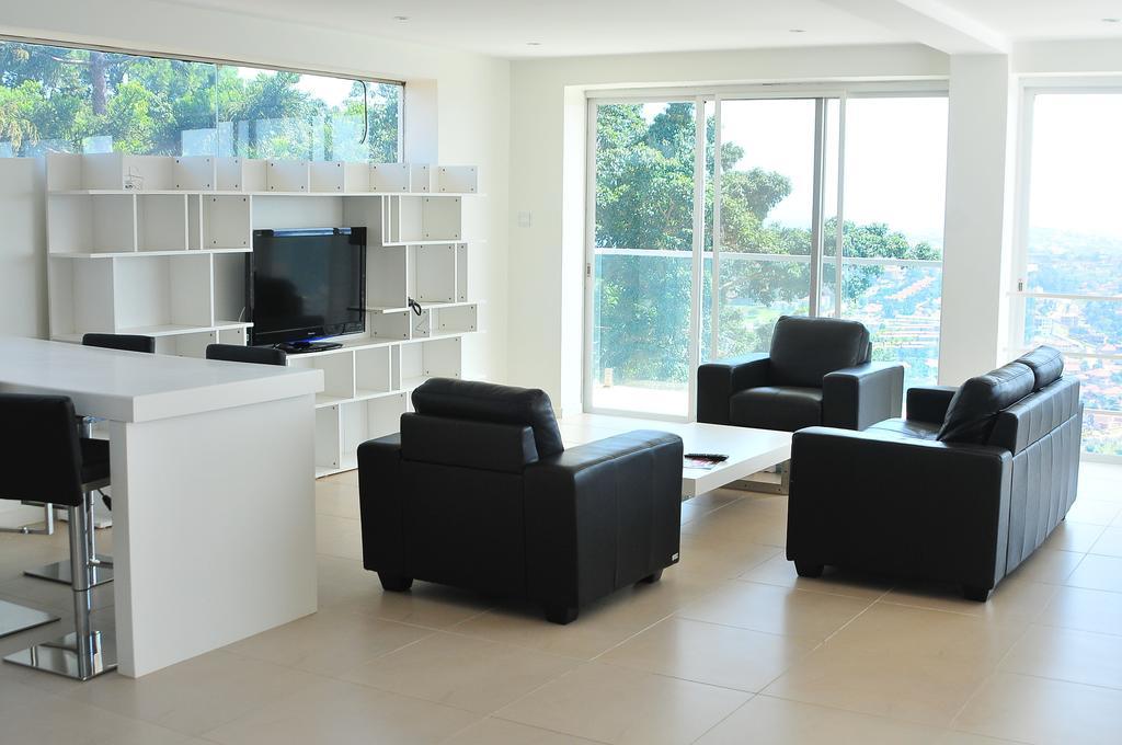 The Seventeen Apartment Hotel Kampala Room photo