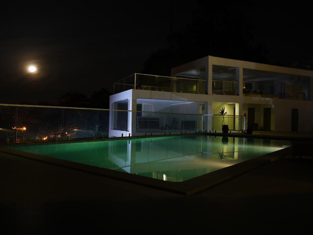 The Seventeen Apartment Hotel Kampala Exterior photo